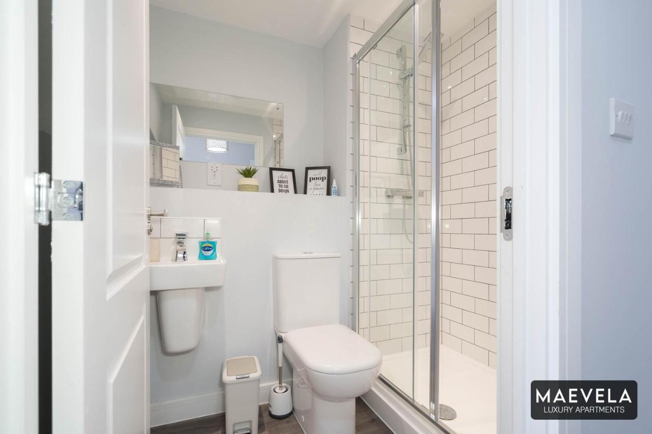 Maevela Apartments - Luxury Top Floor Penthouse - With Parking - 2 Bedroom New Build Apartment ✪ City Centre, Digbeth ✓ With Huge Patio Sliding Doors - City View - Rooftop Terrace - Ps4 & Smart Tv'S Birmingham Extérieur photo